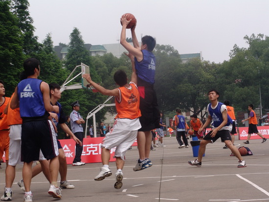 缺席